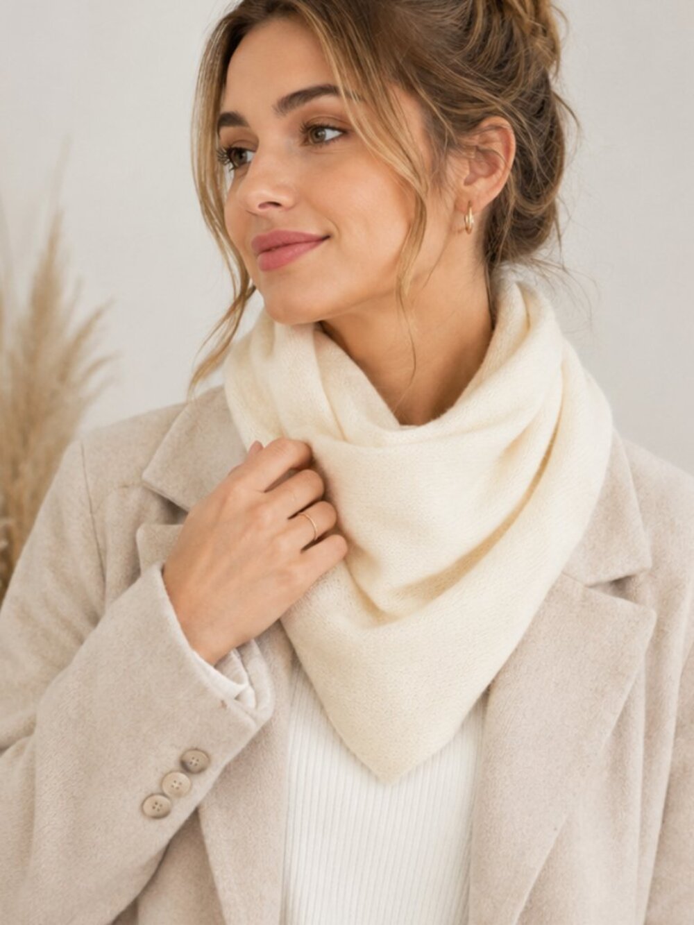 Cream 100% Wool Knit Scarf Soft Lightweight Winter Accessory